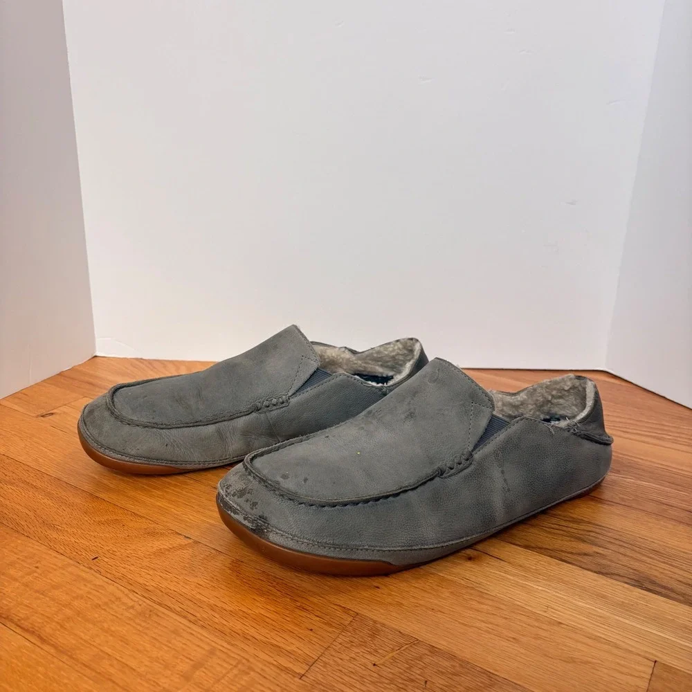 OluKai Kipuka Hulu Mens 12 Grey Leather Shearling Lined Slippers 10450-2626